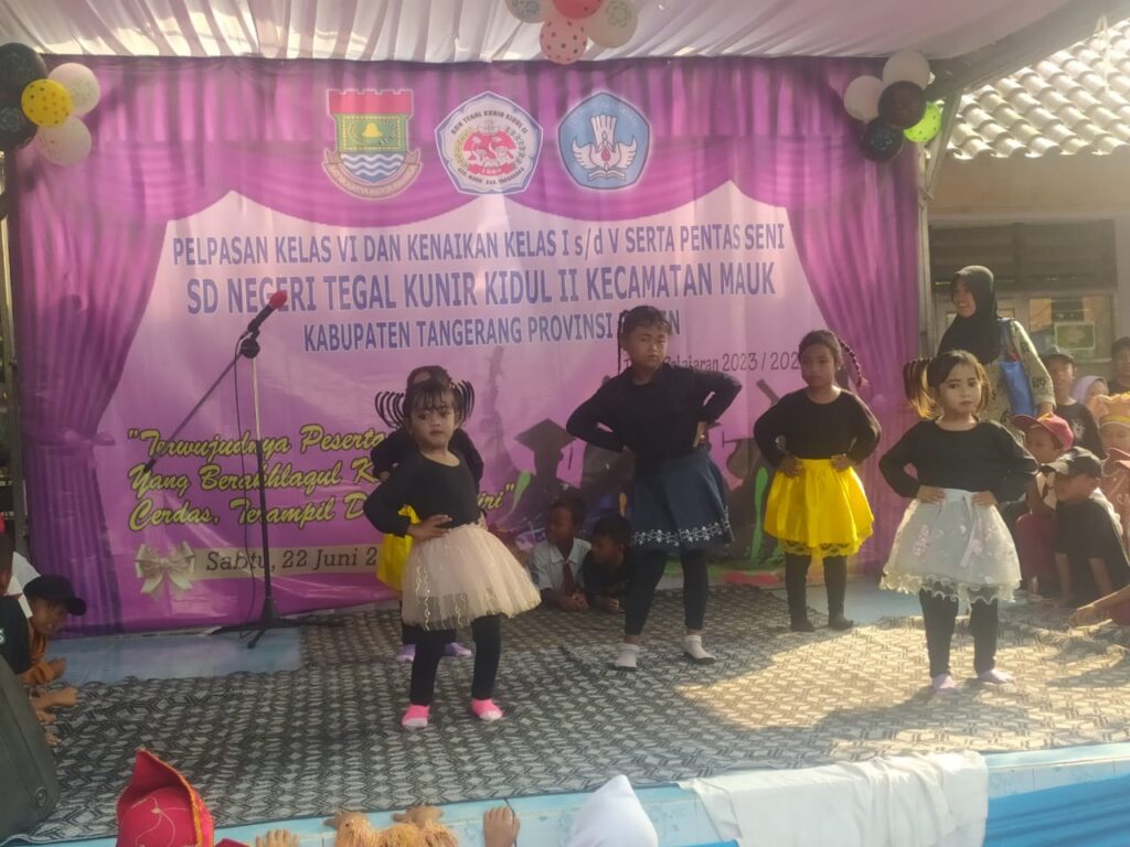 Gambar SDN Tegal Kunir Kidul II Menggelar Pelepasan Siswa dan Kenaikan Kelas 2023-2024  74